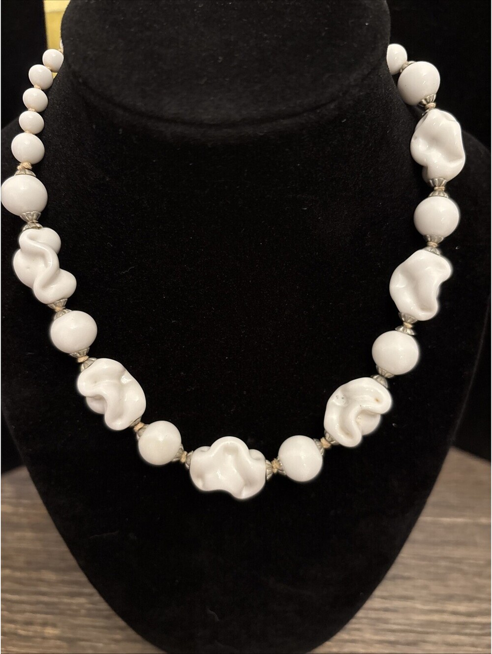 Beautiful Unique Vintage Milk Glass Popcorn Shaped Beads 14” Miriam Haskell ?